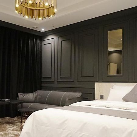 Astro Hotel Yongin Extérieur photo