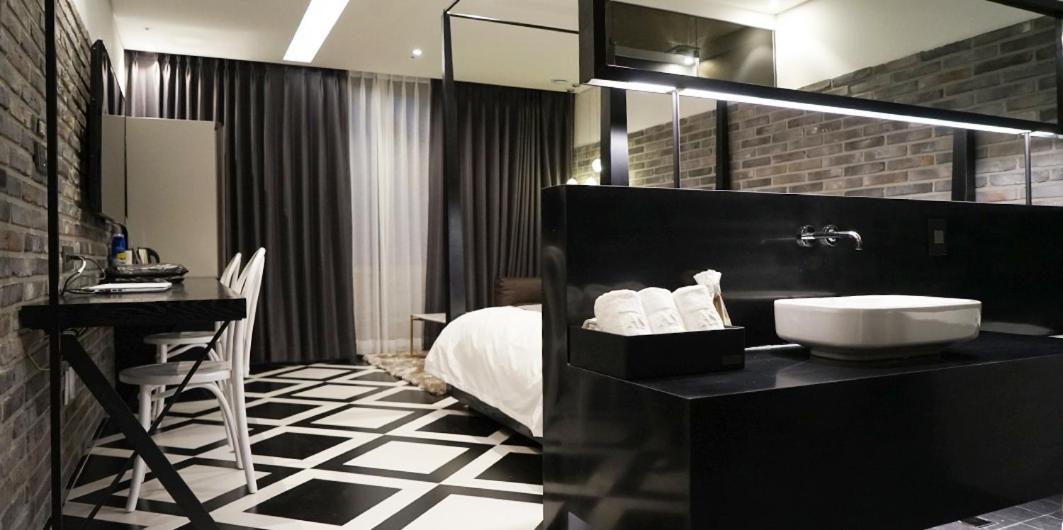 Astro Hotel Yongin Extérieur photo