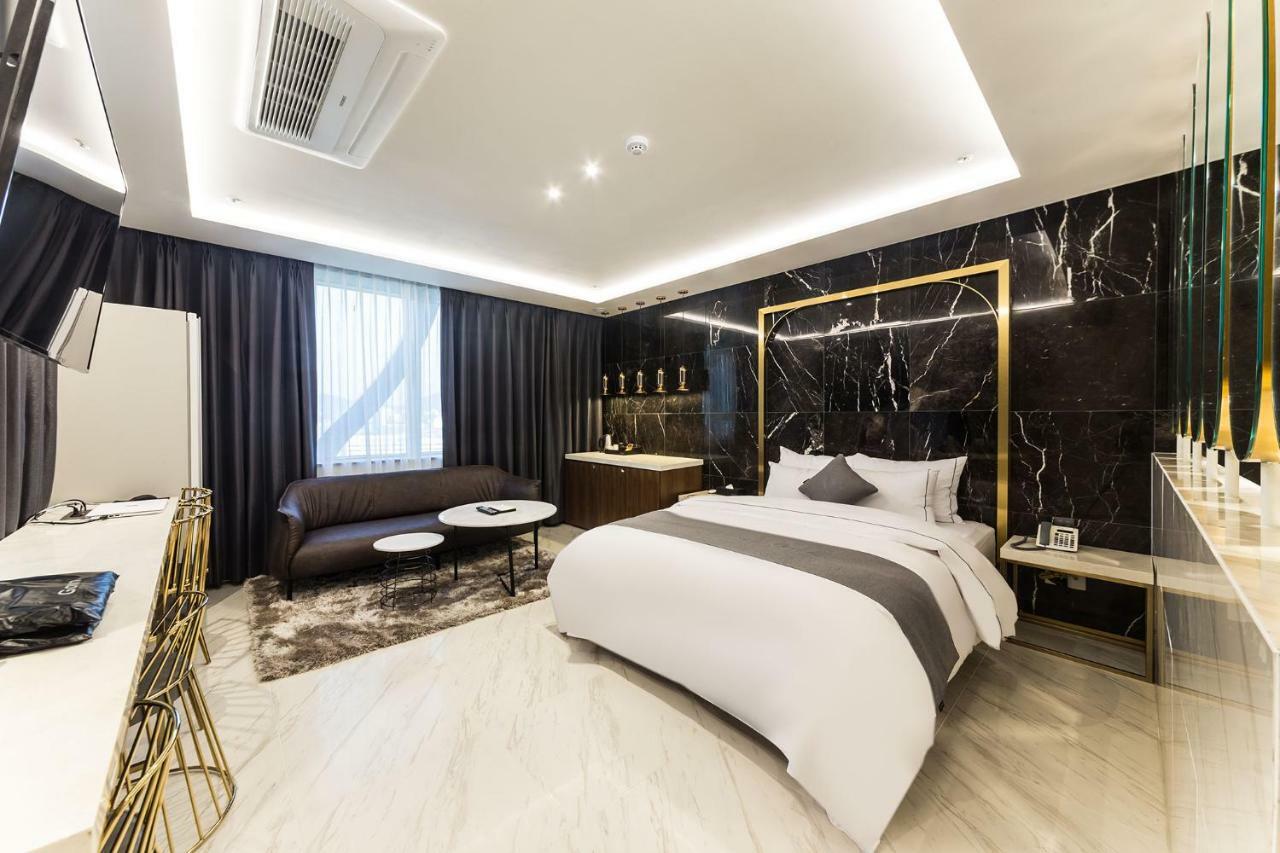 Astro Hotel Yongin Extérieur photo