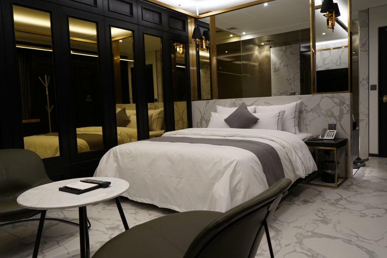 Astro Hotel Yongin Extérieur photo
