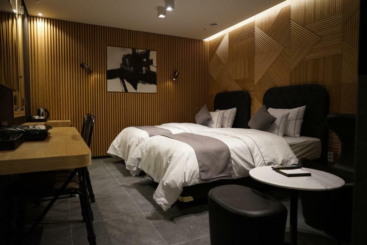 Astro Hotel Yongin Extérieur photo